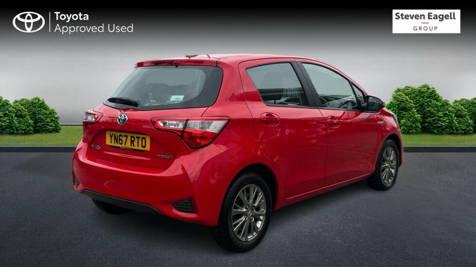 Toyota Yaris 1.5 Vvt-h Icon Tech Hatchback Hybrid E-  #2