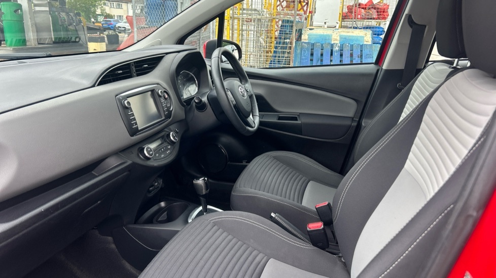 Toyota Yaris 1.5 Vvt-h Icon Tech Hatchback Hybrid E-  #5
