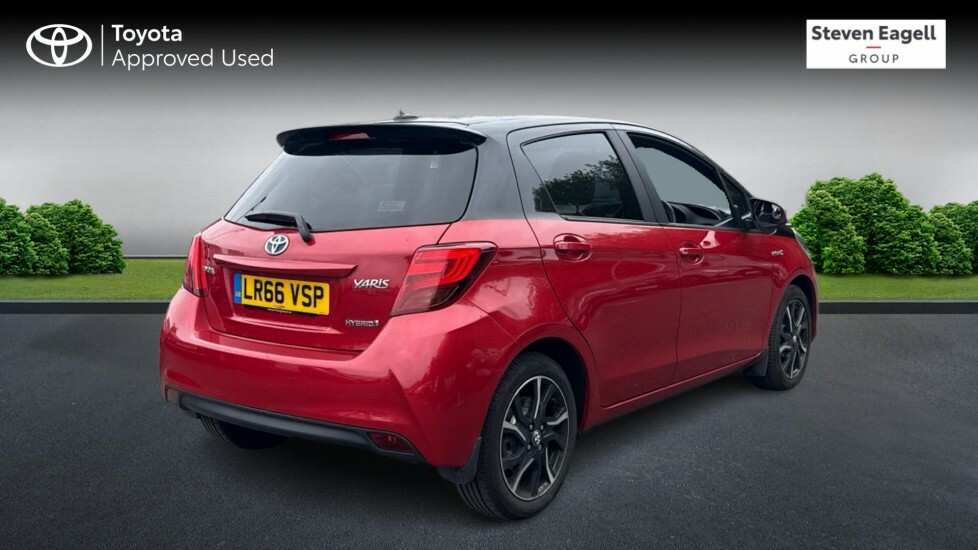 Toyota Yaris 1.5 Vvt-h Design E-cvt Euro 6 Red #2