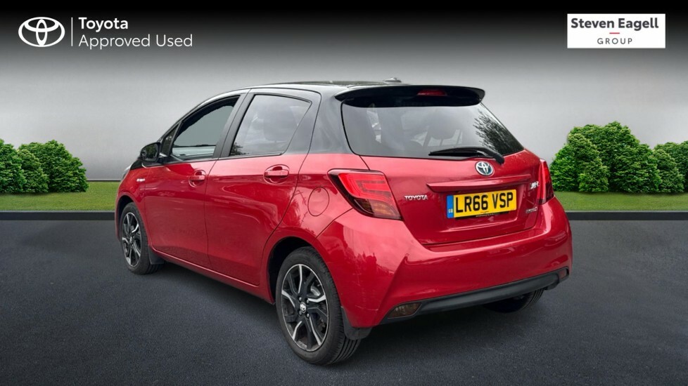 Toyota Yaris 1.5 Vvt-h Design E-cvt Euro 6 Red #4