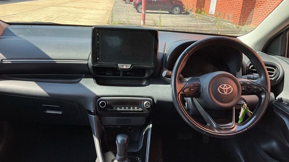 Toyota Yaris 1.5 Vvt-h Design E-cvt Euro 6 Ss LR24CGO Black #6