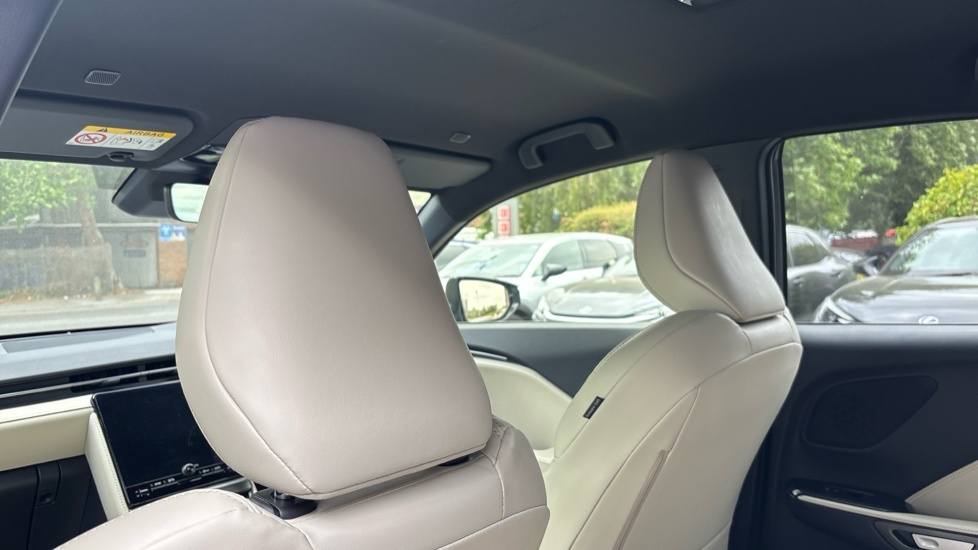 Lexus LBX Premium Plus White #20