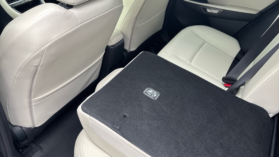 Lexus LBX Premium Plus White #19
