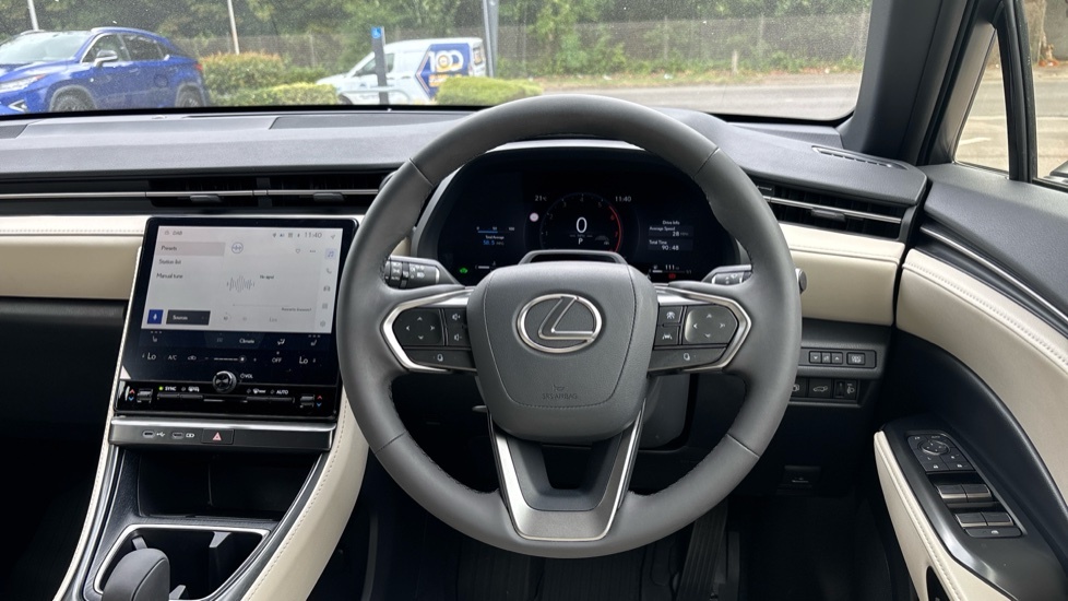 Lexus LBX Premium Plus White #8