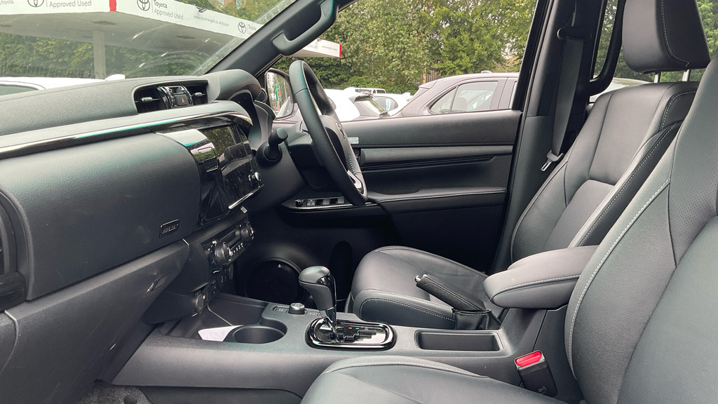 Toyota HILUX 2.8 D-4d-h Invincible X 4Wd Euro 6 Black #5