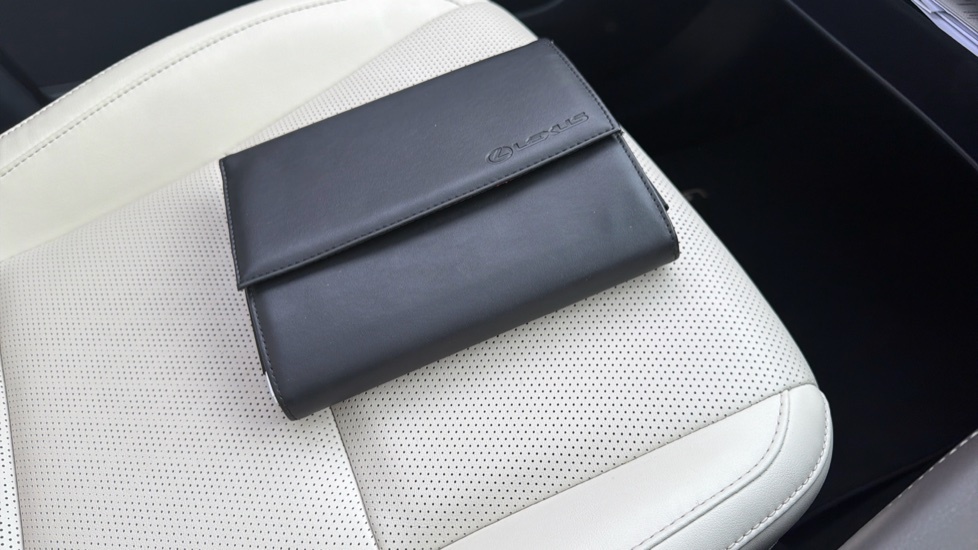 Lexus RX 450H Premium Plus Pack White #27