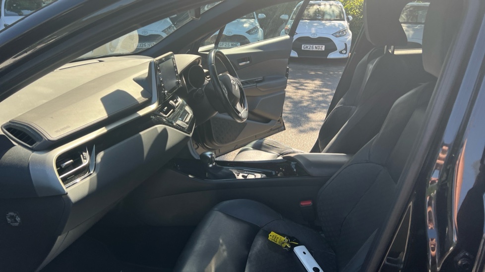 Toyota C-Hr 1.8 Vvt-h Excel Cvt Euro 6 Ss Black #5