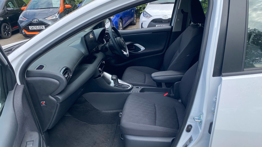 Toyota Yaris 1.5 Vvt-h Icon E-cvt Euro 6 Ss White #5