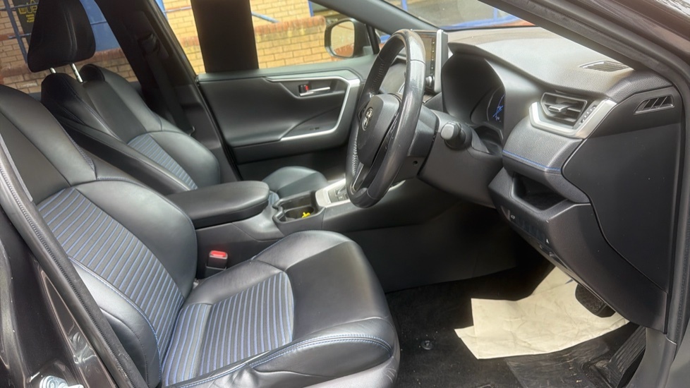 Toyota Rav 4 Dynamic White #12