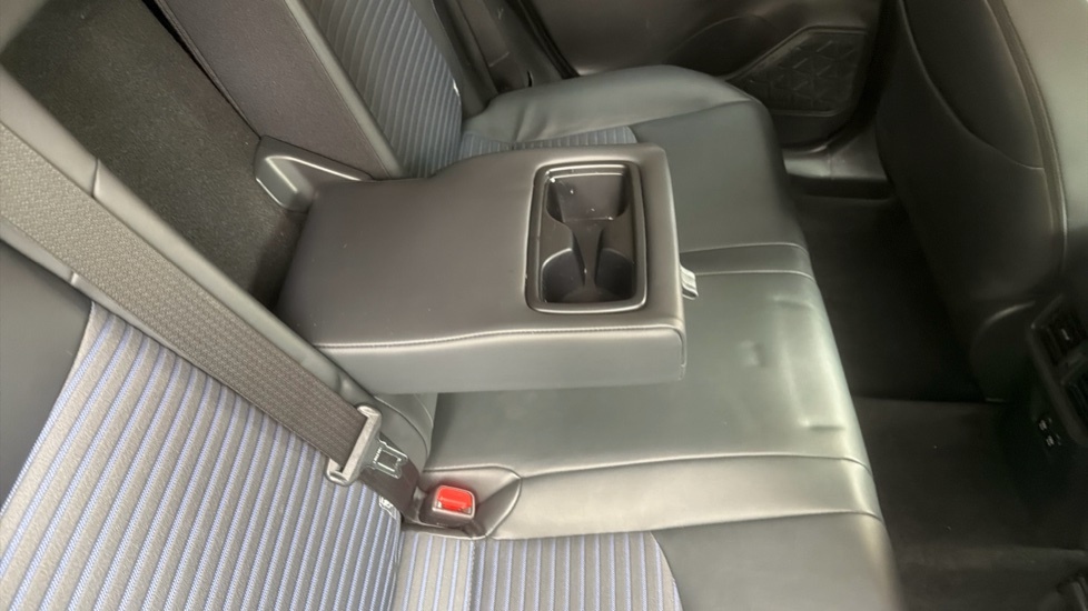 Toyota Rav 4 Dynamic White #18