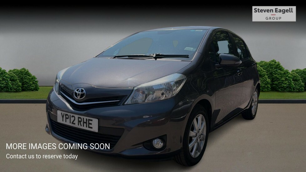 Toyota Yaris Hatchback White #3