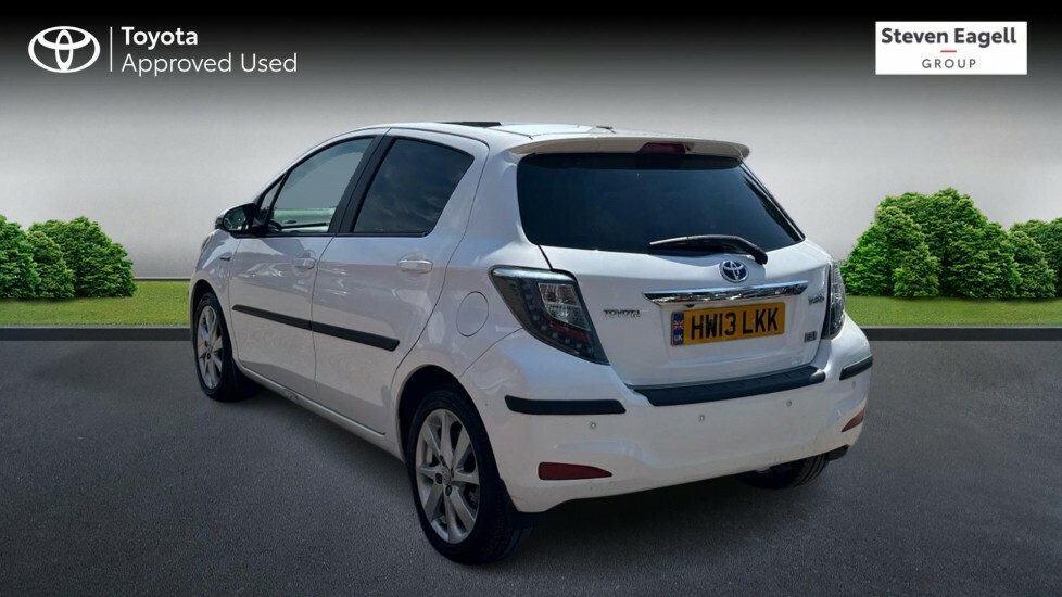 Toyota Yaris 1.5 Vvt-h T Spirit Cvt Euro 5 White #4