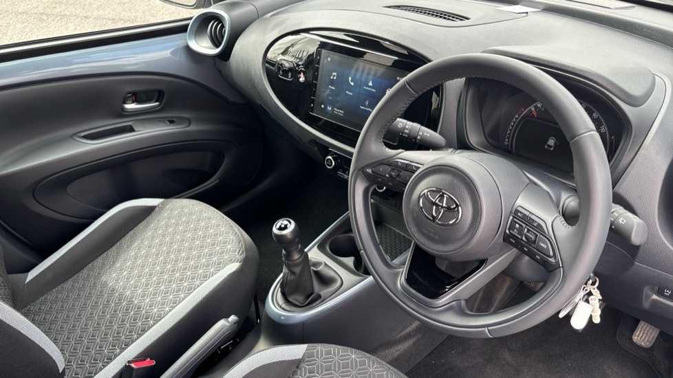 Toyota Aygo X 1.0 Vvt-i Exclusive Beige #12