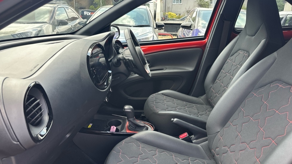 Toyota Aygo X 1.0 Vvt-i Exclusive X-shift Euro 6 Ss Red #5