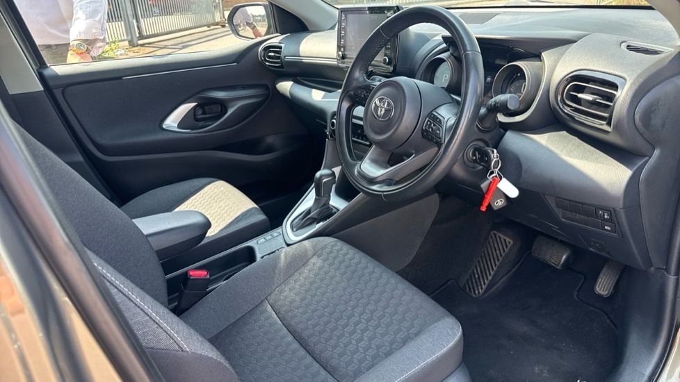 Toyota Yaris Hatchback Brown #12