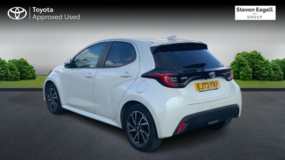 Toyota Yaris 1.5 Vvt-h Design E-cvt Euro 6 Ss EJ73FKF White #4