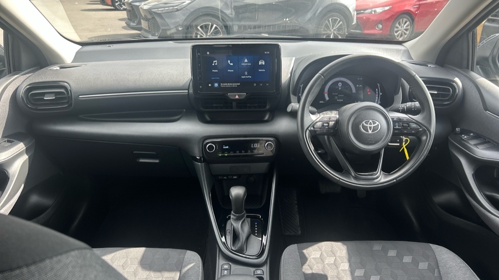 Toyota Yaris 1.5 Vvt-h Design E-cvt Euro 6 Ss KE24AUN Grey #6