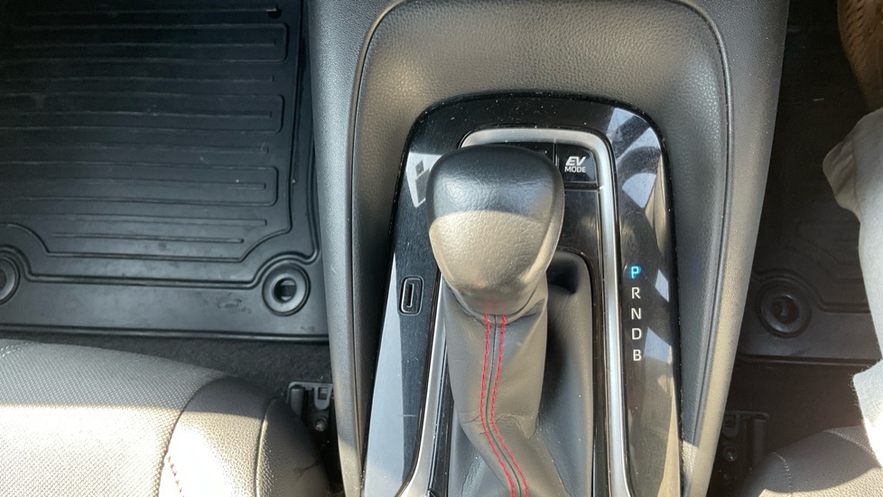 Toyota Corolla Hatchback Black #37