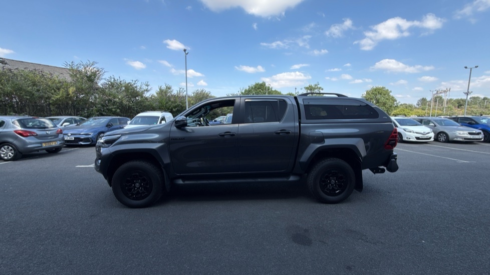 Toyota HILUX Active Dcab Pick Up 2.4 D-4d White #24
