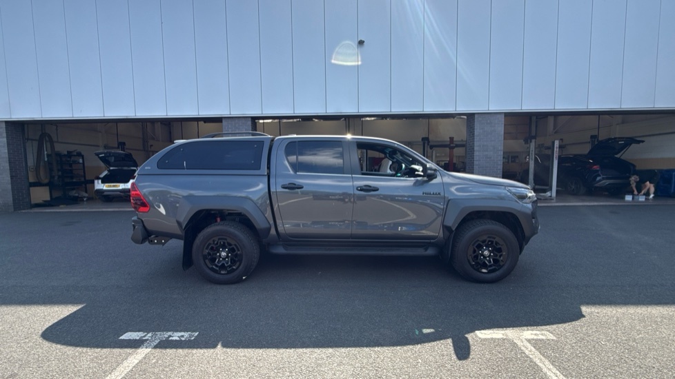 Toyota HILUX Active Dcab Pick Up 2.4 D-4d White #23