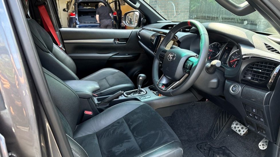Toyota HILUX Active Dcab Pick Up 2.4 D-4d White #12
