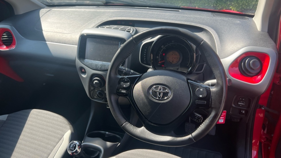Toyota Aygo E-pace R-dynamic S D 4X2 White #7