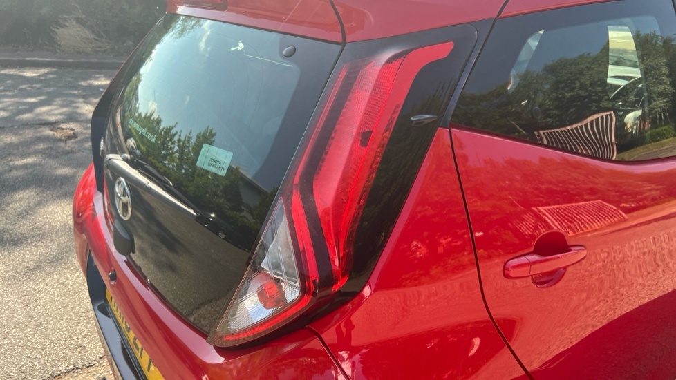 Toyota Aygo E-pace R-dynamic S D 4X2 White #21