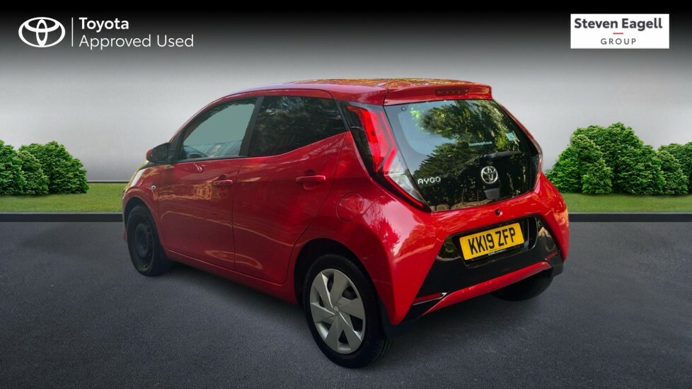 Toyota Aygo E-pace R-dynamic S D 4X2 White #4
