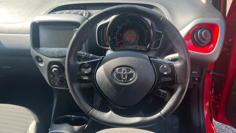 Toyota Aygo E-pace R-dynamic S D 4X2 White #10
