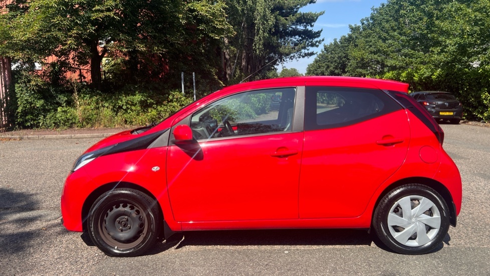 Toyota Aygo E-pace R-dynamic S D 4X2 White #24