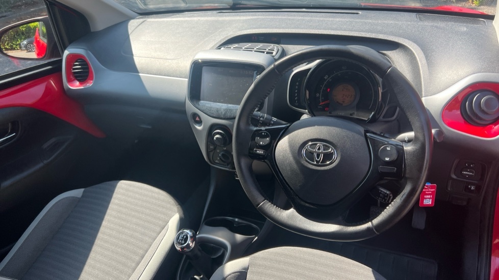 Toyota Aygo E-pace R-dynamic S D 4X2 White #6