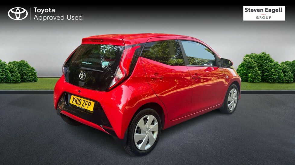 Toyota Aygo E-pace R-dynamic S D 4X2 White #2