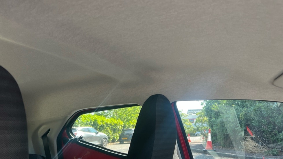 Toyota Aygo E-pace R-dynamic S D 4X2 White #19