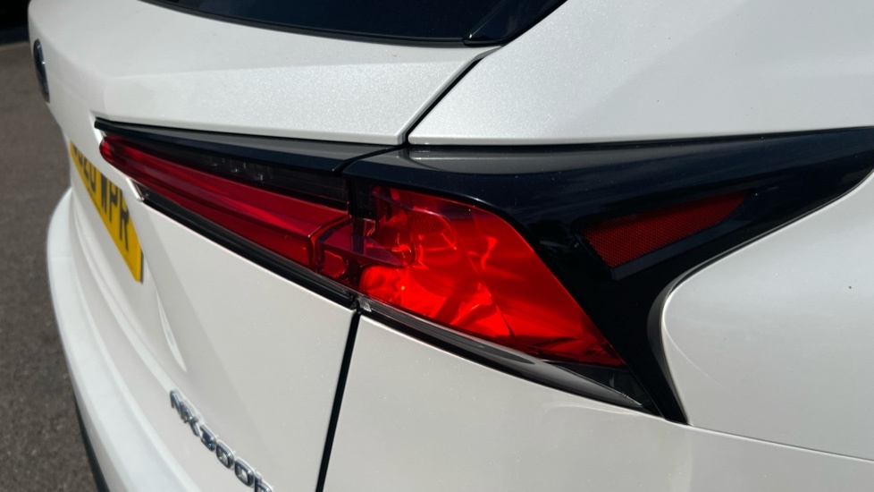 Lexus NX 300H 2.5 Cvt 8 Nav Black #22