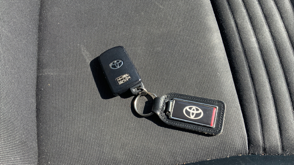 Toyota Yaris Hatchback Blue #28
