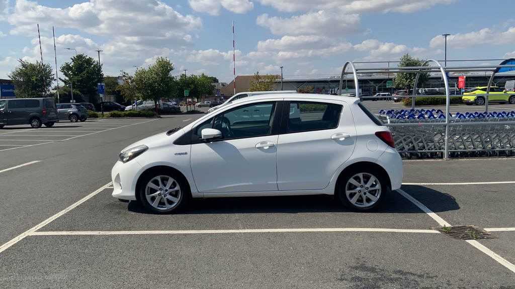 Toyota Yaris Hatchback Blue #24