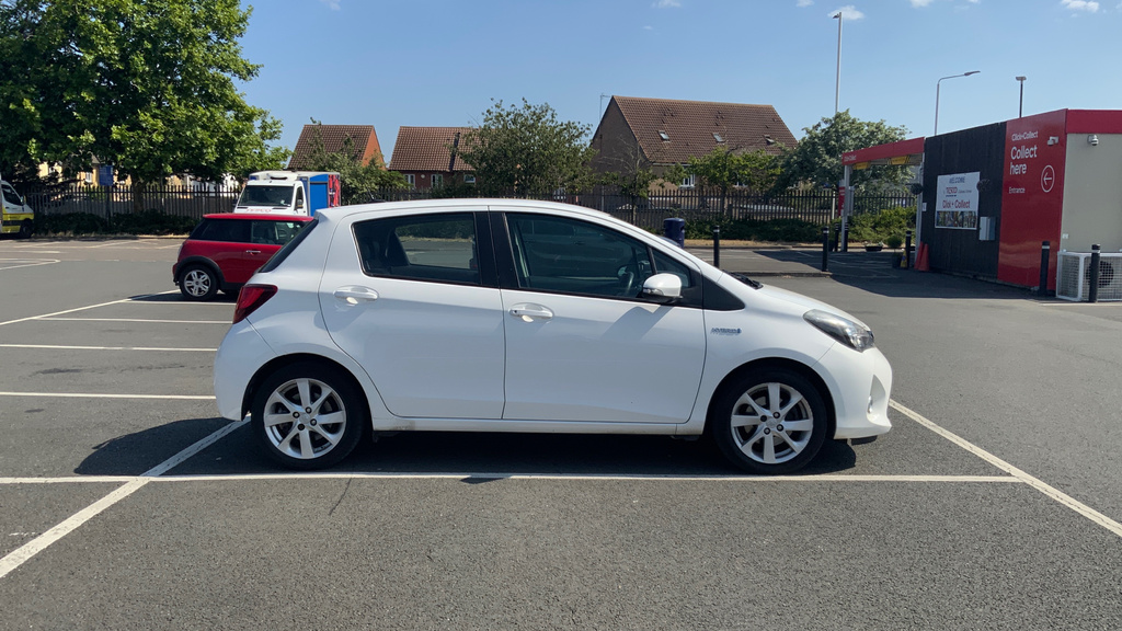 Toyota Yaris Hatchback Blue #23