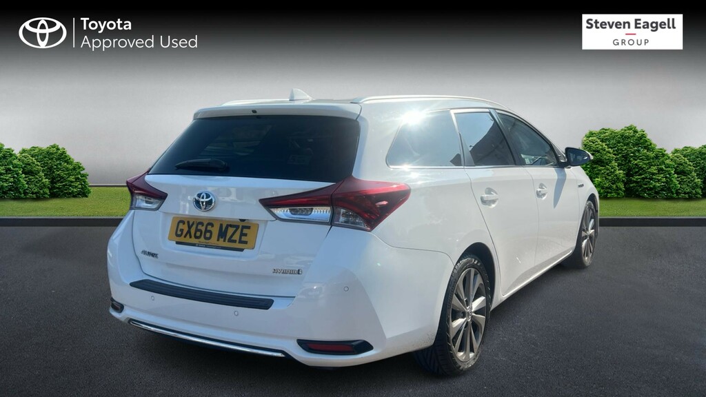 Toyota Auris 1.8 Vvt-h Excel Touring Sports Hybrid C White #2