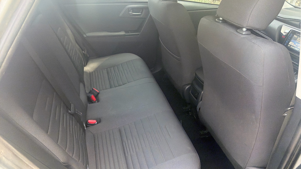 Toyota Auris Hatchback #8