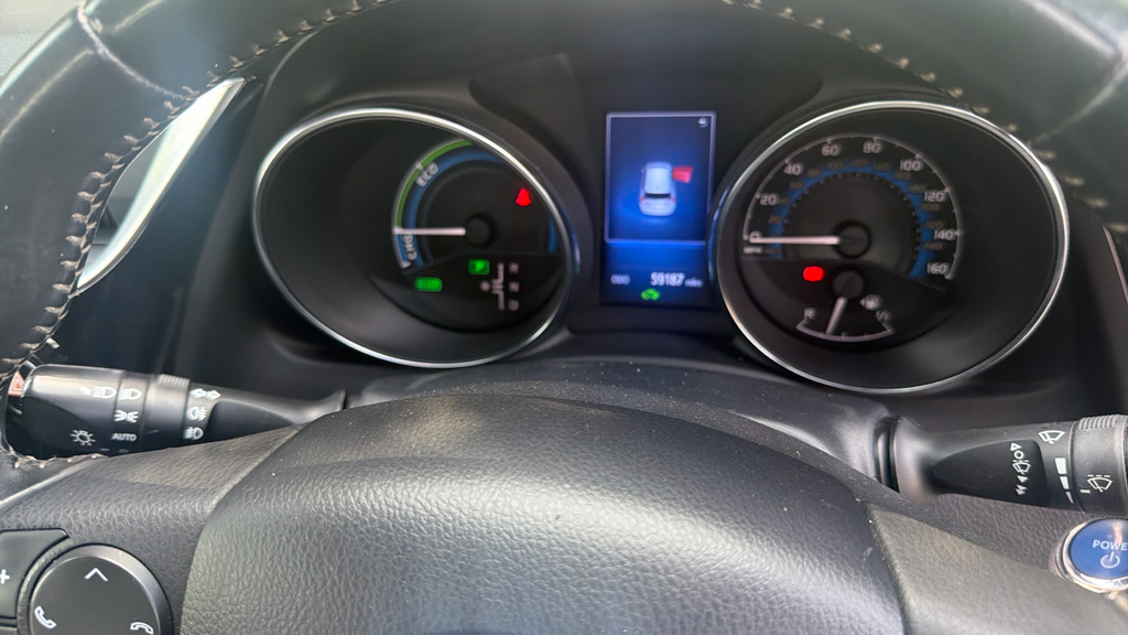 Toyota Auris Hatchback #11