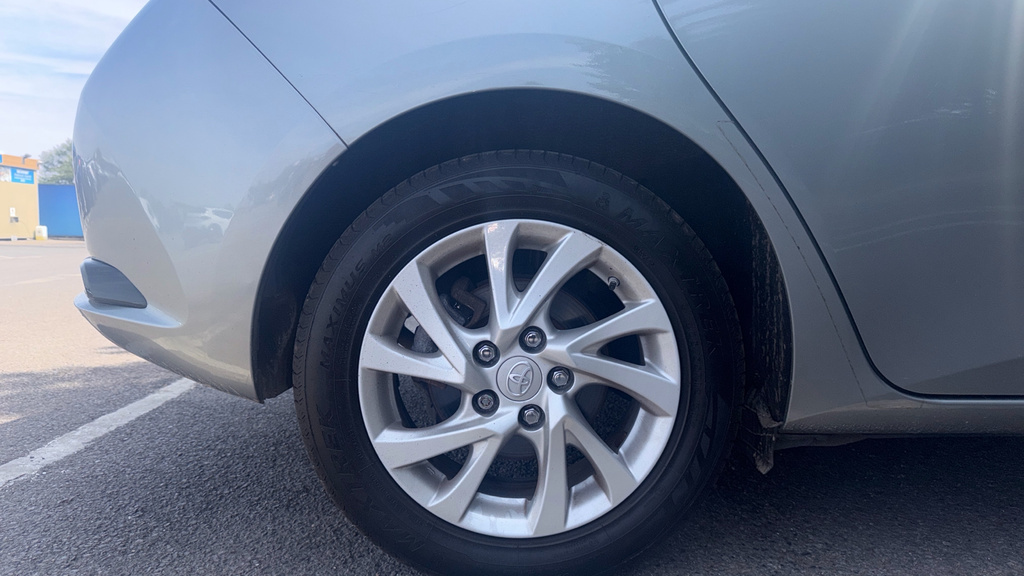 Toyota Auris Hatchback #25