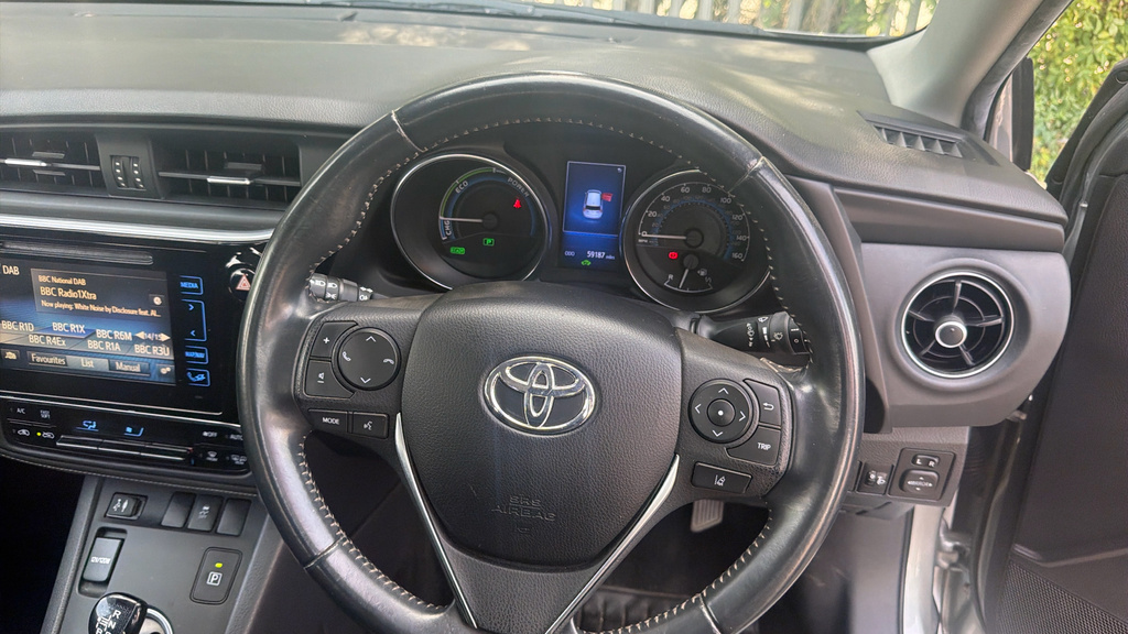 Toyota Auris Hatchback #7