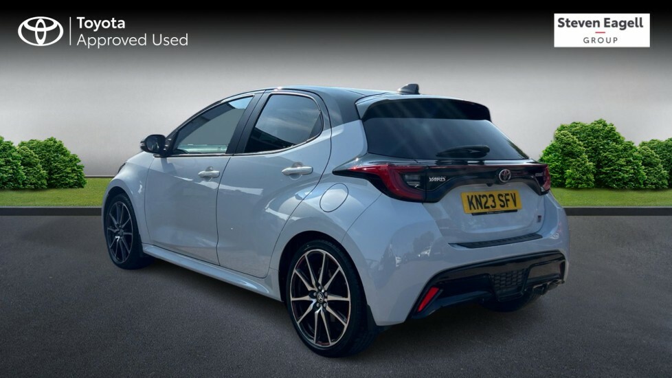 Toyota Yaris 1.5 Vvt-h Gr Sport Hatchback Hybrid E-c Grey #4