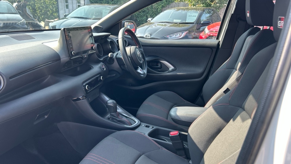 Toyota Yaris 1.5 Vvt-h Gr Sport Hatchback Hybrid E-c Grey #5