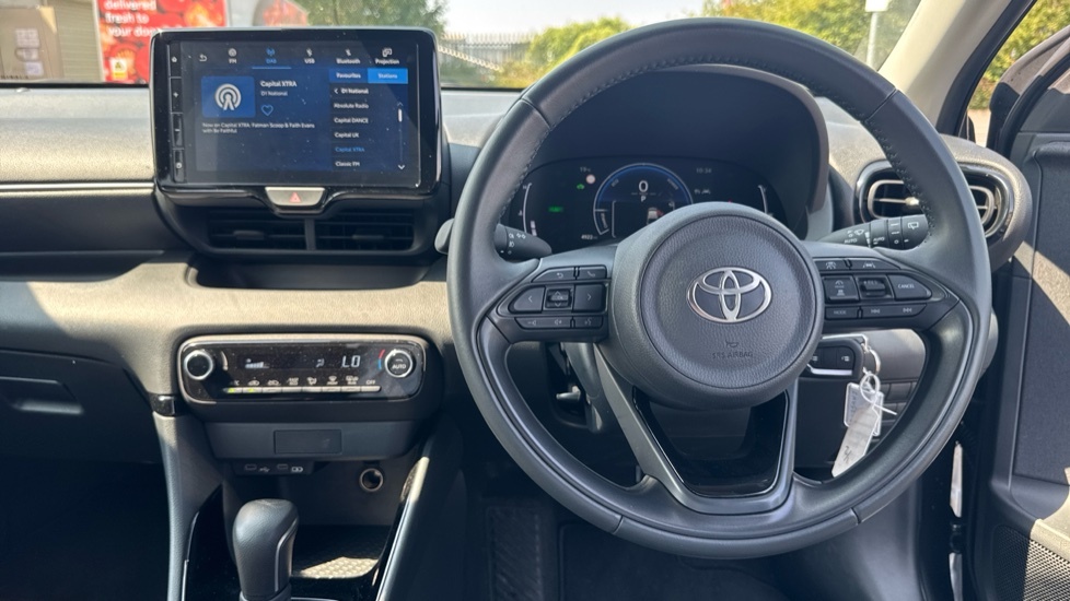 Toyota Yaris 1.5 Vvt-h Design E-cvt Euro 6 Ss GY25AWJ Grey #6