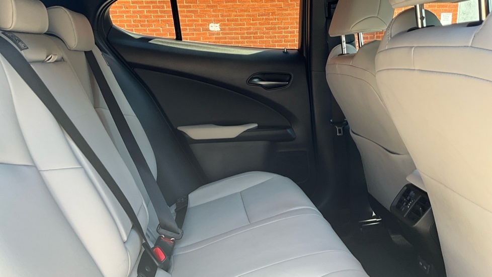 Lexus UX 72.8Kwh Premium Plus Silver #9