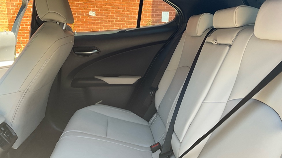 Lexus UX 72.8Kwh Premium Plus Silver #16