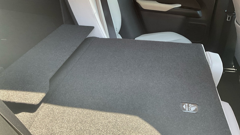 Lexus UX 72.8Kwh Premium Plus Silver #19