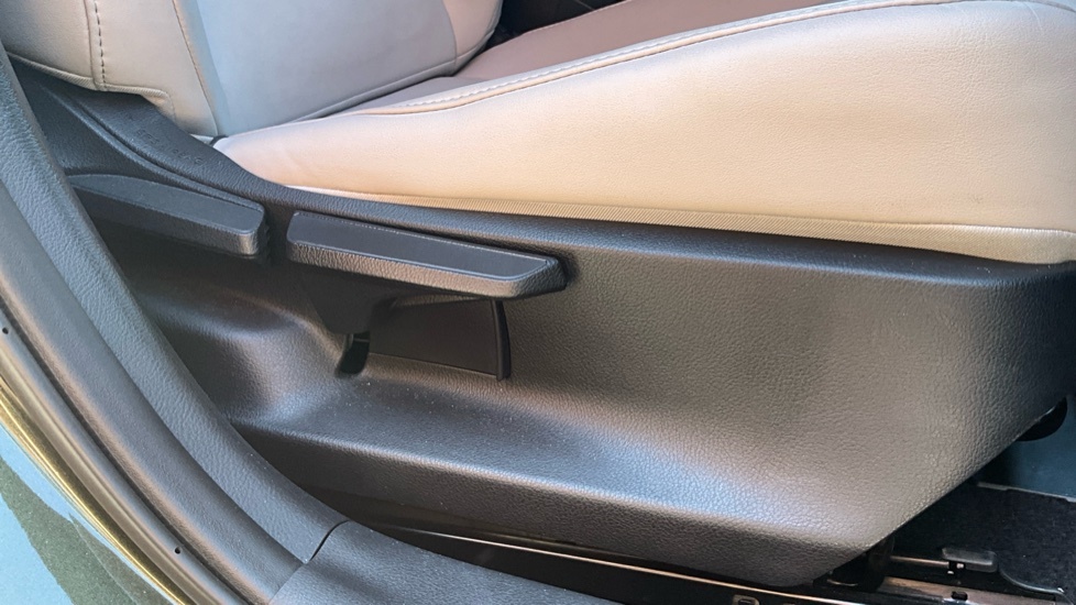 Lexus UX 72.8Kwh Premium Plus Silver #29