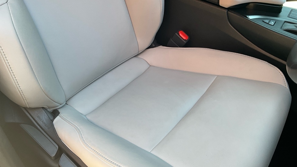 Lexus UX 72.8Kwh Premium Plus Silver #18